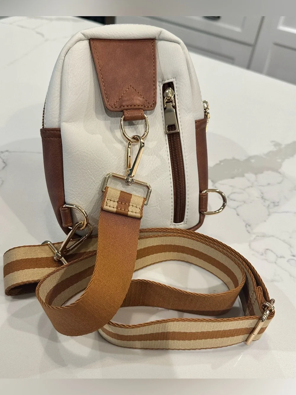 BOSTANTEN Faux Leather Sling Bag Crossbody Purse Guitar Strap Cream Brown Stripe